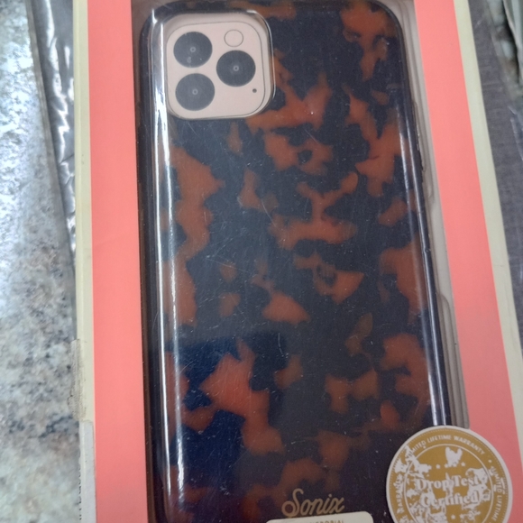 Phone cases - Picture 2 of 10